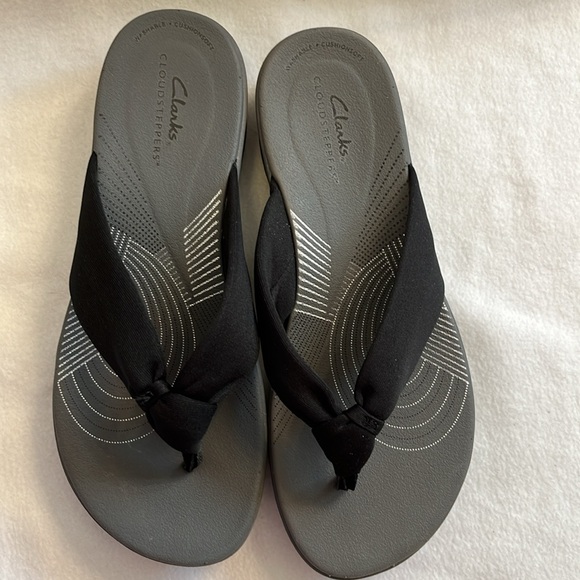 Clark’s  Cloudsteppers black sandals - Picture 2 of 7